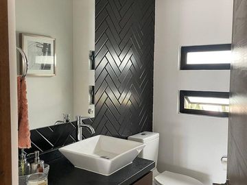 CASA VENTA JURIQUILLA con Alberca y Sotano