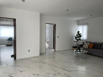 CASA VENTA JURIQUILLA con Alberca y Sotano
