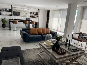 CASA VENTA JURIQUILLA con Alberca y Sotano
