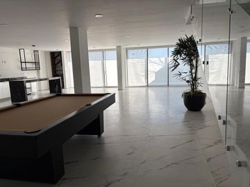 CASA VENTA JURIQUILLA con Alberca y Sotano