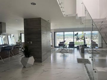 CASA VENTA JURIQUILLA con Alberca y Sotano