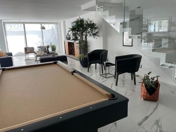 CASA VENTA JURIQUILLA con Alberca y Sotano