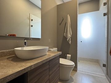 VILLAS CARRIEDO RENTA CASA amplio jardín extendido con terraza