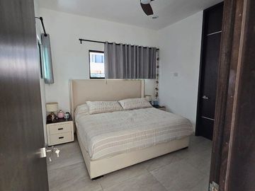 RESIDENCIA EN PRIVADA EN RENTA  TEMOZON NORTE