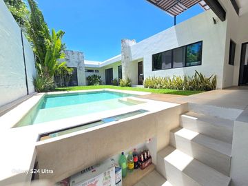 RESIDENCIA EN PRIVADA EN RENTA  TEMOZON NORTE