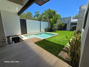 RESIDENCIA EN PRIVADA EN RENTA  TEMOZON NORTE