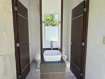 RESIDENCIA EN PRIVADA EN RENTA  TEMOZON NORTE