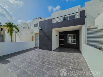 Casa · 3 Recámaras · Estudio · Privada · Seguridad · Villas del Arte · Polígono