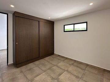 CASA EN VENTA EN PRIVADA RESIDENCIAL EN CHOLUL