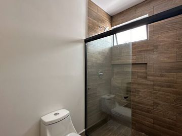 CASA EN VENTA EN PRIVADA RESIDENCIAL EN CHOLUL