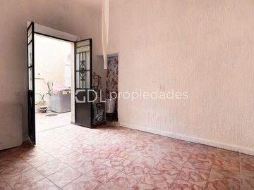PLAZA DE LA BANDERA CASA EN VENTA