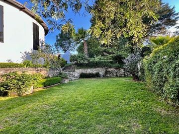CASA EN VENTA EN LOMAS DE VALLE ESCONDIDO, ZONA ESMERALDA