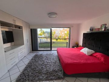 Casa en Cancún (Privada Isla Dorada)