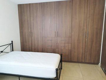 Renta de departamento amueblado en El Motivo, Zakia