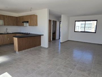 Venta de casa nueva en Ikaya / Zakia Qro.