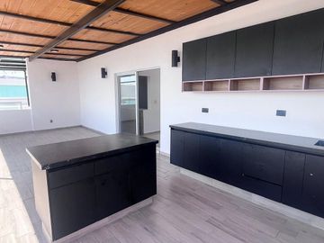 CASA EN VENTA 4 RECAMARAS Y CTO SERVICIO EN LA CONDESA JURIQUILLA QUERETARO
