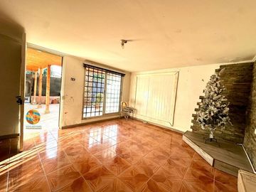 CASA CON TERRENO DE 500 M2 TOTAL