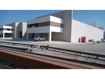 BODEGA EN RENTA  AREA CARR LAREDO Y SANTA ROSA  A ESTRENAR 1080 M 2
