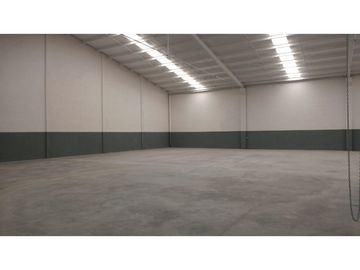 BODEGA  1054 M 2 EN APODACA ESQUINA LIBRAMIENTO /CARR LAREDO $ 92.000