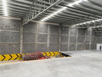 BODEGA NUEVA EN RENTA PARQUE INDUSTRIAL SANTA CATARINA 864 M2 $ 75 mil