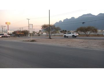 TERRENO  RENTA  AL LADO DEL OXXO 700 M 2 JARDIN  Y RUIZ CORT  $ 63 MIL