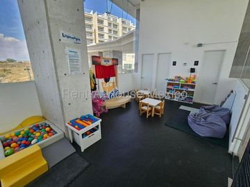 Se vende Departamento con Balcón y Vista a Querétaro en Zona Diamante RAH3277