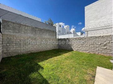 Se vende Casa Familiar con Roof Garden en Grand Juriquilla RAH2223