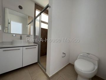 Se vende Casa Familiar con Roof Garden en Grand Juriquilla RAH2223