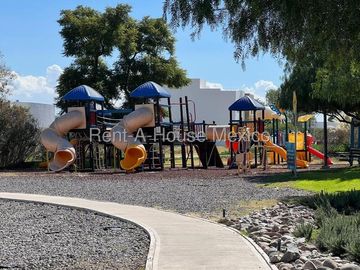 Se vende Casa Familiar con Roof Garden en Grand Juriquilla RAH2223