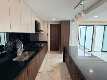 Casa en venta con acabados de lujo en Fraccionamiento Antigua Cementera
