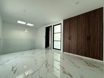 Casa en venta con acabados de lujo en Fraccionamiento Antigua Cementera