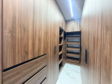 Casa en venta con acabados de lujo en Fraccionamiento Antigua Cementera