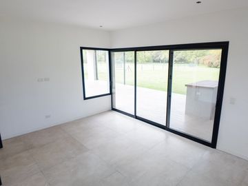VENTA CASA 6 AMB - A ESTRENAR - LA ESPERANZA