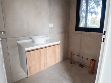VENTA CASA 6 AMB - A ESTRENAR - LA ESPERANZA