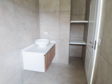 VENTA CASA 6 AMB - A ESTRENAR - LA ESPERANZA