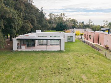 VENTA CASA 6 AMB - A ESTRENAR - LA ESPERANZA