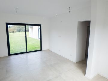 VENTA CASA 6 AMB - A ESTRENAR - LA ESPERANZA