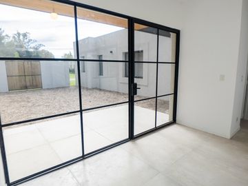 VENTA CASA 6 AMB - A ESTRENAR - LA ESPERANZA