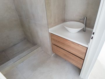 VENTA CASA 6 AMB - A ESTRENAR - LA ESPERANZA