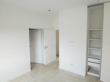 VENTA CASA 6 AMB - A ESTRENAR - LA ESPERANZA
