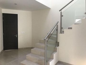 casa en renta Fracc. Punta del Este, jardín grande