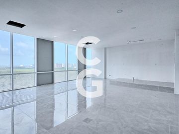 Oficina en Venta en Cancún en Corporativo Kun con Excelentes Amenidades