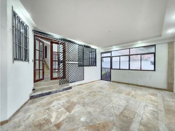 Casa en Venta con Piscina Privada – Hato Pintado - LH