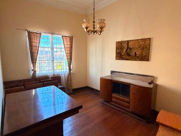 VENDE SOLEADA CASA EN CALLE CAPILLA CERRO ALEGRE