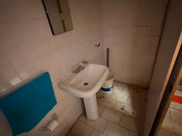 VENDE SOLEADA CASA EN CALLE CAPILLA CERRO ALEGRE