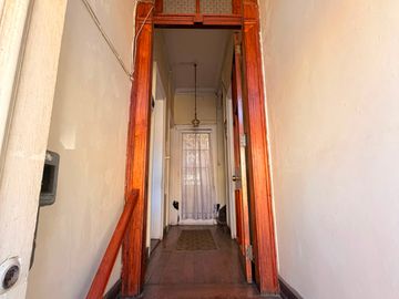 VENDE SOLEADA CASA EN CALLE CAPILLA CERRO ALEGRE