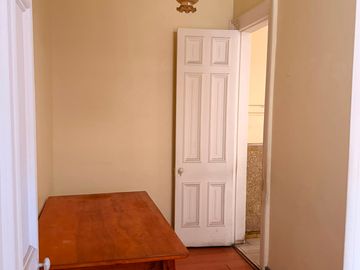 VENDE SOLEADA CASA EN CALLE CAPILLA CERRO ALEGRE