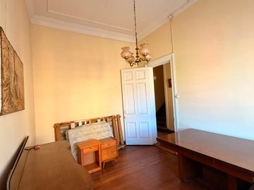 VENDE SOLEADA CASA EN CALLE CAPILLA CERRO ALEGRE
