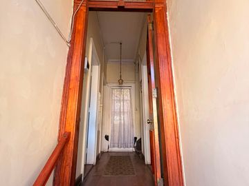 VENDE SOLEADA CASA EN CALLE CAPILLA CERRO ALEGRE