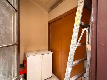 VENDE SOLEADA CASA EN CALLE CAPILLA CERRO ALEGRE